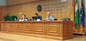 El comandante Samuel Morales, conferenciante en la UGR