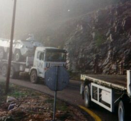 Columna de camiones de la ONU en la antigua Yugoslavia