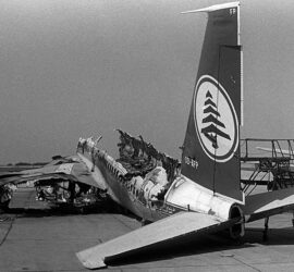 Avión comercial libanés destruido