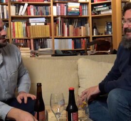 Alex y Javier Veramendi charlan sobre un libro de la 2ª Guerra mundial