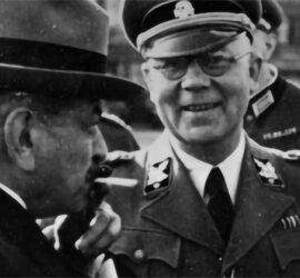 El alegre jefe de la SS en Francia, Carl Oberg, y el jefe del gobierno colaboracionista de Vichy, Pierre Laval