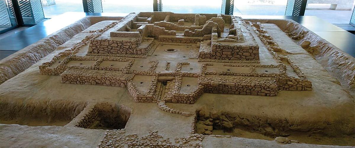 Maqueta de las ruinas de Cancho Roano