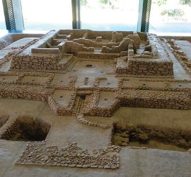 Maqueta de las ruinas de Cancho Roano